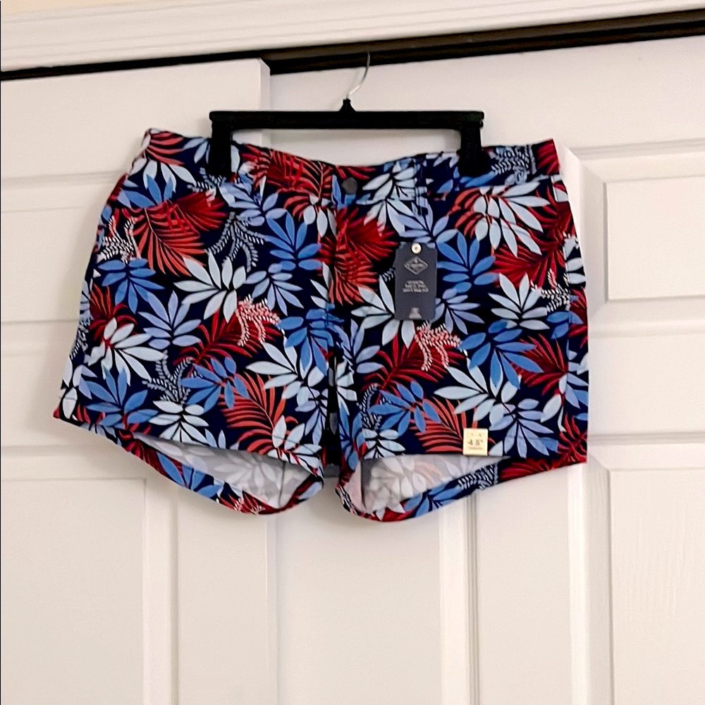 Petite Shorts 4.5” inseam NWT